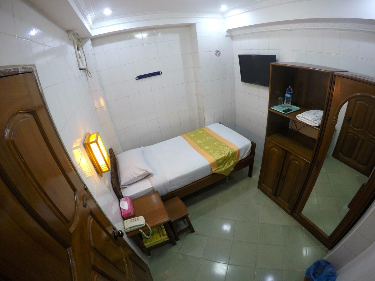 May Shan Hotel Yangon Room photo